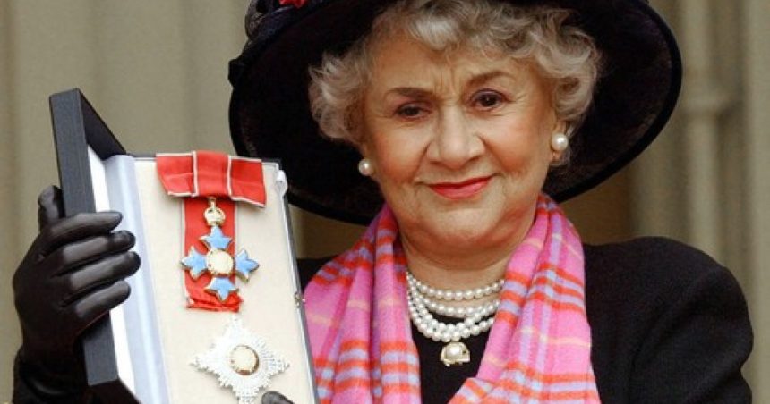 a murit celebra actrita joan plowright vaduva lui laurence olivier 678a356a6d10d
