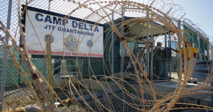 administratia trump vrea sa trimita migranti in detentie la guantanamo inchisoarea e de obicei destinatia celor acuzati de terorism 679a92a89681c