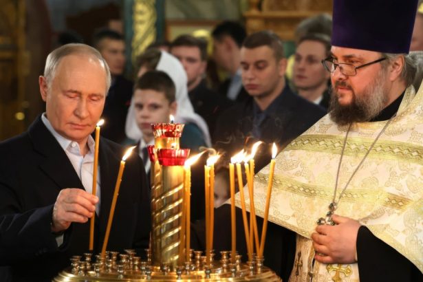analiza cum s a reinventat vladimir putin din presedinte in protector divin va deveni evident ca aceasta este doar idiotenia unui om batran 67856fac771af