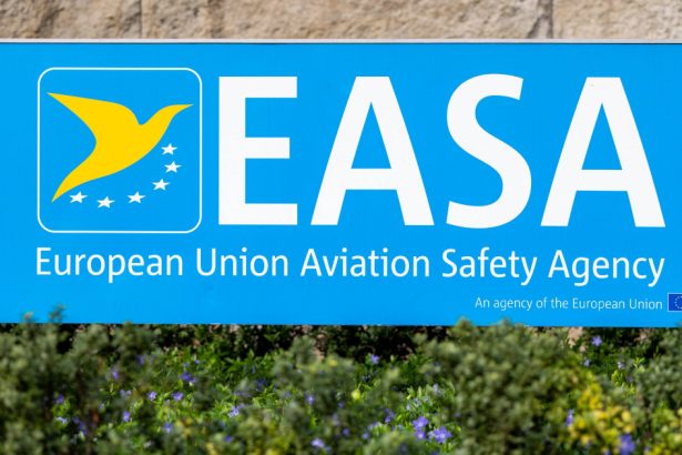 avertismentul uniunii europene zborurile civile deasupra rusiei se confrunta cu riscuri ridicate care este motivul 6780f188ed60e