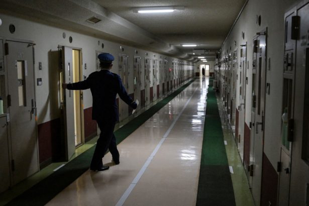 batranii care sunt dispusi sa plateasca sute de dolari ca sa traiasca la inchisoare viata asta este cea mai stabila pentru mine 678f2a7be0988
