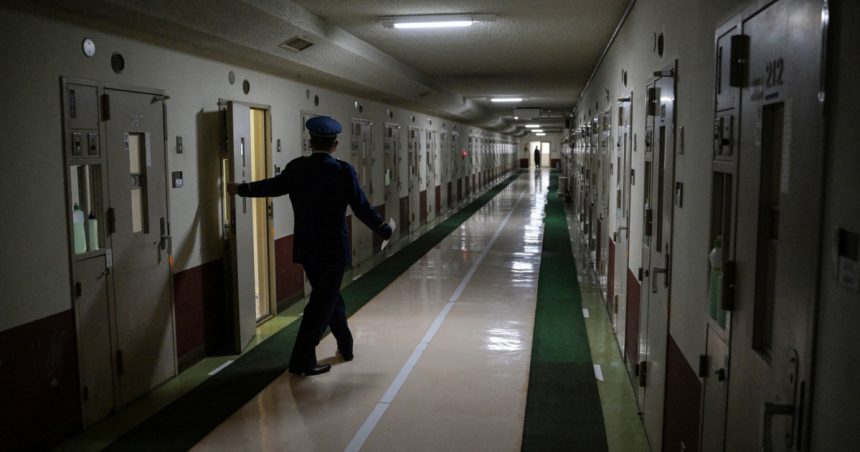 batranii care sunt dispusi sa plateasca sute de dolari ca sa traiasca la inchisoare viata asta este cea mai stabila pentru mine 678f2a7be0988
