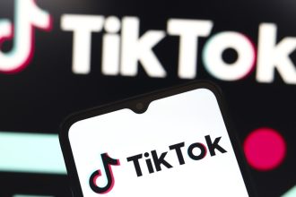 bloomberg musk ar putea cumpara tiktok compania posibila vanzare catre acesta a operatiunilor din sua este pura fictiune 6786133b712b7