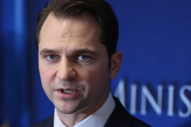 burduja mitul ca romania e mare producator de energie nu mai e valabil s au inchis capacitati cat 10 reactoare de la cernavoda 6789eb4b6b7af