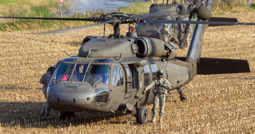 ce este elicopterul black hawk detalii despre calul de tractiune al armatei americane implicat in tragicul accident aviatic din sua 679c951c35feb