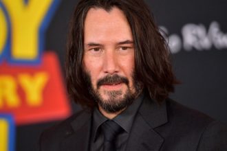 ceasuri rolex de zeci de mii de dolari furate din casa lui keanu reeves au fost gasite in chile actorul a fost jefuit in 2023 677d9e3f9aa41