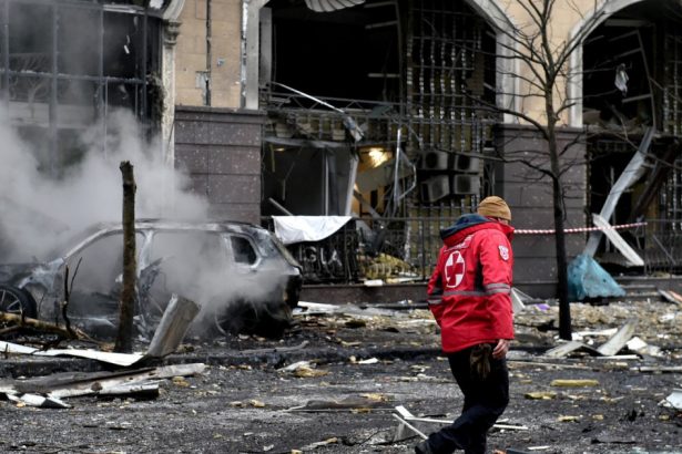cel mai greu este sa alegi pe cine sa ajuti povestea unui medic german de pe frontul razboiului din ucraina 6784ebb98eafa