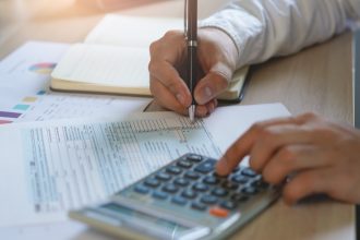 cine este obligat sa depuna declaratia saf t in 2025 se schimba regulile pentru firmele mici din romania 6785f101cabe2