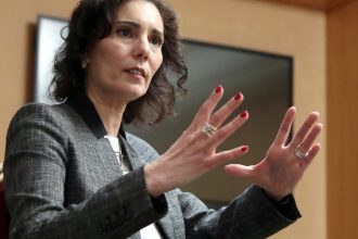comisar european dezinformarea se raspandeste ca un virus in timpul pandemiei cei care nu vad fake news ul il dau mai departe 6787e8eccf780
