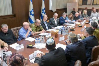consiliul de ministri al israelului s a reunit pentru a vota acordul de incetare a focului in gaza 678ab8b164edf