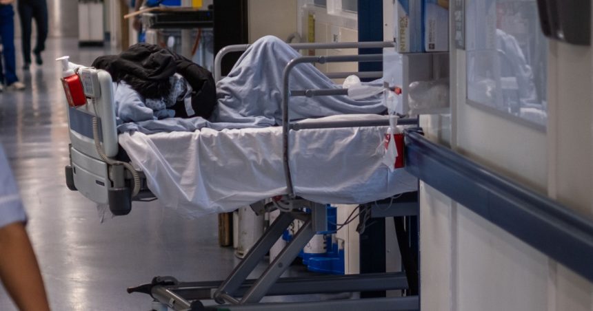 criza in sistemul de sanatate din uk pacientii mor pe holuri sau ajung sa fie tratati in toalete din cauza supraaglomerarii spitalelor 67890cb8e322e