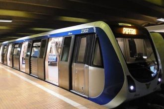 criza la metrou au fost scoase trenuri din circulatie iar angajatii metrorex ameninta cu greva din cauza restructurarilor 679a7d8827d66