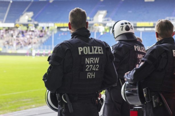 curtea constitutionala a germaniei obliga cluburile de fotbal sa plateasca politistii care asigura ordinea la meciurile de mare risc 678779ffab15d