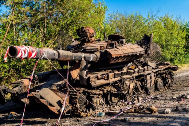 doi generali ucraineni au fost arestati sunt acuzati ca nu au organizat eficient apararea in zona harkov si au abandonat pozitiile 678e563c77974