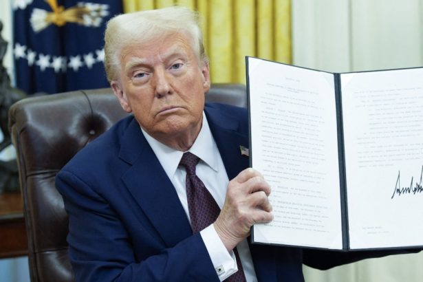 donald trump a semnat decretul pentru declasificarea dosarului privind asasinarea lui john f kennedy 6792c139b42ca