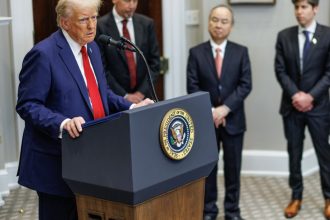 donald trump si directorii openai softbank si oracle au anuntat un proiect de 500 de miliarde de dolari pentru infrastructura ai 67909b7e2d6a2