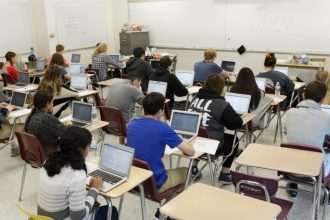 donald trump urmeaza sa opreasca finantarea scolilor care predau teoria critica a rasei 679a836cb58cf