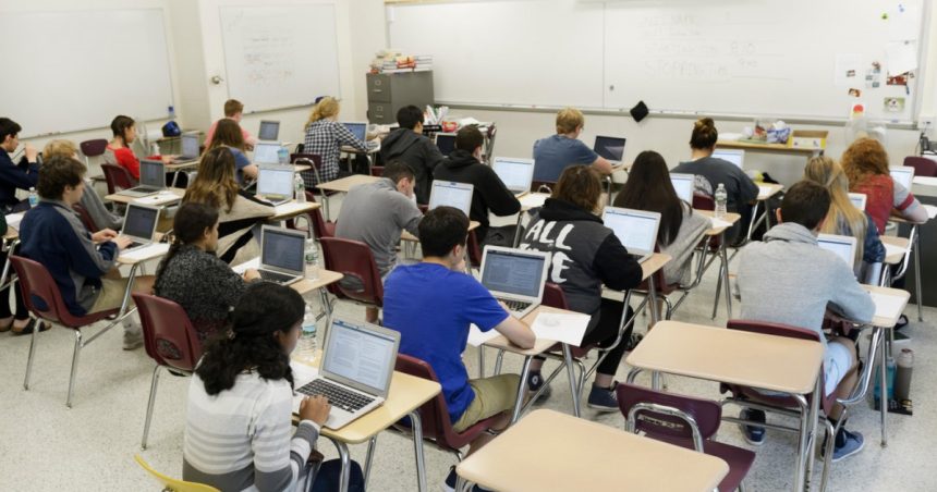 donald trump urmeaza sa opreasca finantarea scolilor care predau teoria critica a rasei 679a836cb58cf
