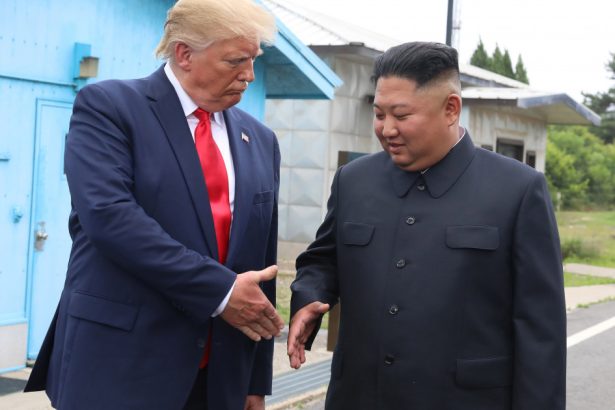 donald trump vrea sa ia din nou legatura cu dictatorul nord coreean kim jong un pe care il numeste un tip inteligent 679392dedbf13