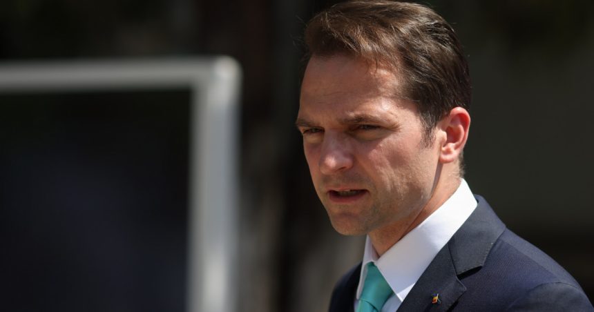 exclusiv cum va afecta noua administratie trump domeniul energetic din romania burduja cele mai mari interese sunt in sectorul nuclear 6791eaa1e1124