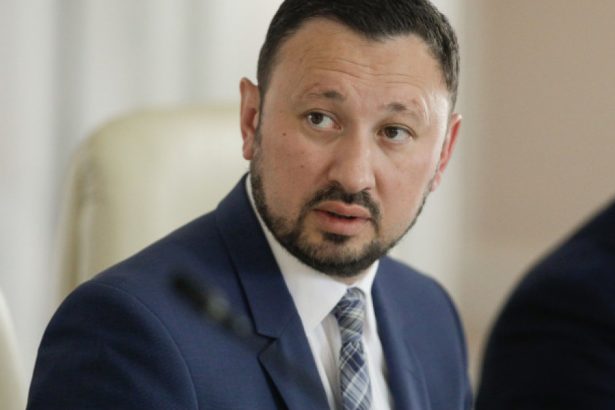 fechet sunt sanse mici ca poluarea cauzata de scufundarea celor doua petroliere rusesti sa ajunga pe litoralul romanesc 67825dd4bd3e0
