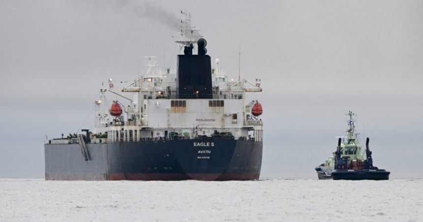 finlanda a descoperit deficiente grave la petrolierul eagle s suspectat de sabotarea cablurilor din marea baltica 677e6a74ad054