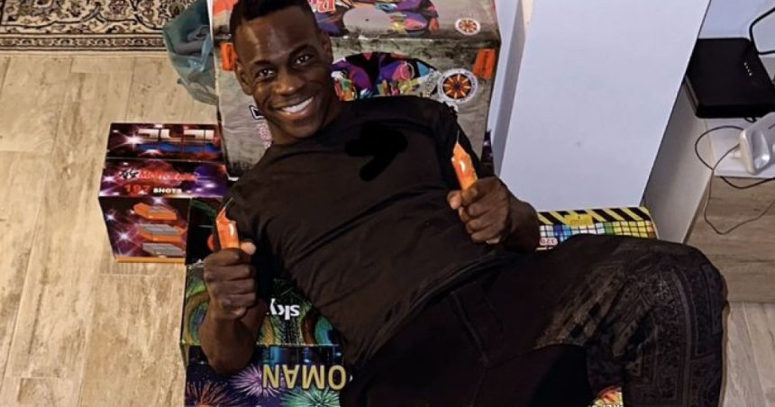 foto balotelli nu se lasa de anul nou la 13 ani dupa ce si a incendiat casa cu artificii a pregatit cantitati impresionante 677d9e3e1602b