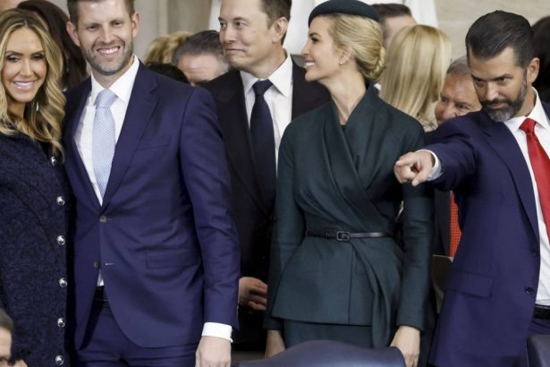 foto moda in ziua investirii ce au purtat jill biden ivanka trump usha vance logodnica miliardarului bezos criticata pentru tinuta 678ec33a56b38