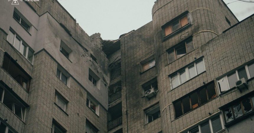 foto rusia a atacat ucraina cu zeci de drone un bloc de apartamente din kiev a fost puternic avariat 67810414b97a2