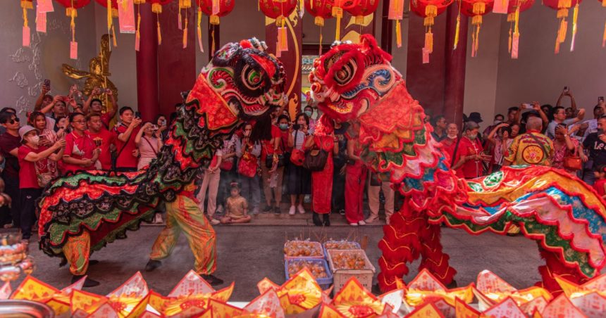 galerie foto inceputul anului sarpelui milioane de oameni sarbatoresc anul nou chinezesc strazile si casele decorate cu simboluri ale fericirii 679a18c918c02