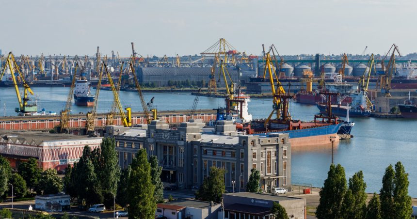 grindeanu peste 70 de milioane de tone de marfuri tranzitate prin romania portul constanta cel mai important port de la marea neagra 67858e88a7e81