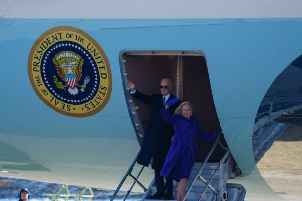 joe si jill biden au urcat in avion imediat dupa investirea lui donald trump unde au plecat in vacanta 678eb65644669