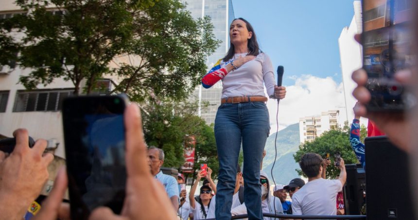 lidera opozitiei din venezuela retinuta pentru scurt timp in urma unor proteste din caracas ce se intampla in tara sud americana 6780eb7b000c8