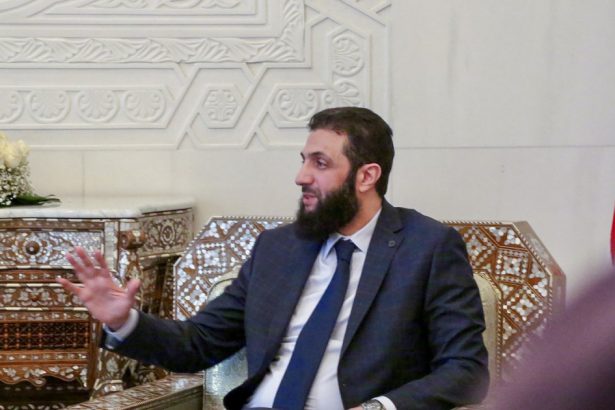 liderul gruparii rebele care l a inlaturat pe bashar al assad a devenit presedinte de tranzitie al siriei 679a9f8e738e2