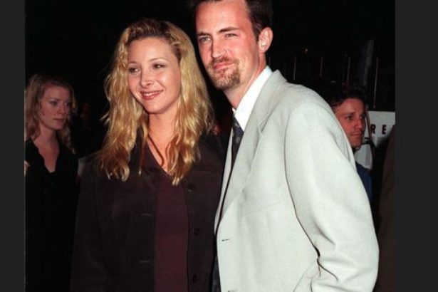 lisa kudrow a dezvaluit ca a gasit un bilet lasat de matthew perry intr un borcan de biscuiti am uitat momentul potrivit e totul 677ec692afed2