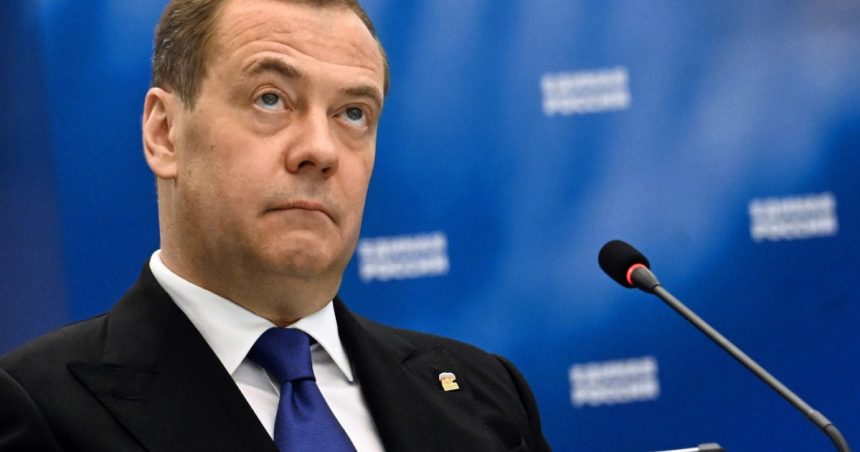medvedev rade de planurile lui trump de a prelua groenlanda speculatii salbatice si nerealiste 677fa22d55c6d