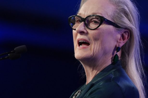 meryl streep evadare ca n filme din casa sa pentru a scapa de incendiile devastatoare a facut o gaura cat o masina 679a7b3a24e87