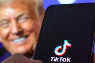 news alert tiktok isi restabileste serviciile in sua ca urmare a eforturilor presedintelui trump aplicatia a inceput sa revina online 678d615063681