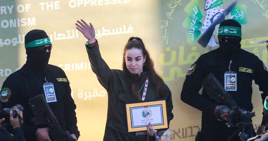 ostatica agam berger a fost eliberata de hamas si a ajuns in israel doi israelieni si cinci thailandezi vor mai fi scosi din gaza joi 679b59e096ce4