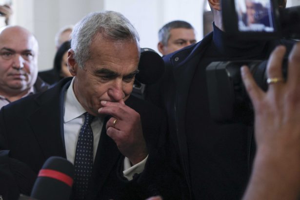 politico calin georgescu greu de invins la prezidentiale promisiunile sale pentru viitor pot fi cu greu egalate 677fa453494c9