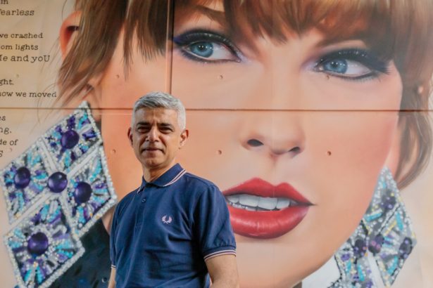 primarul londrei investigat dupa ce a primit bilete gratuite de 3 000 de lire sterline la concertul lui taylor swift 678a76d6477dc