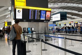 probleme pentru cetatenii straini care vor sa intre in marea britanie sistemul de vize electronice nu functioneaza 67909b8e40828