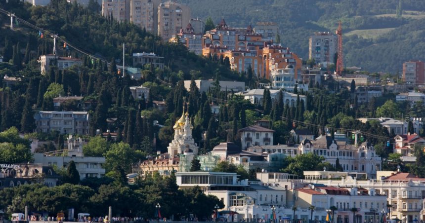 rusia raporteaza profituri de miliarde din vanzarea proprietatilor ucrainene din crimeea pe lista apartamentul lui zelenski din ialta 679b09cade4ba