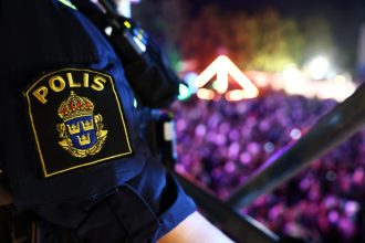 suedia schimba rapid legislatia pentru a tine sub control bandele de adolescenti 30 de atentate cu bomba de la inceputul anului 679b98281958f