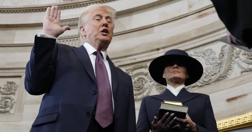 trump a depus juramantul fara sa puna mana pe biblie ce spun expertii despre consecintele acestui gest 678f454cba3f9