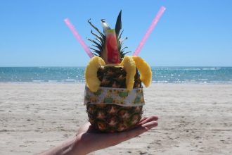 turisti otraviti cu pina colada intr un resort de lux din fiji este un sentiment terifiant de deja vu 67824458a082d