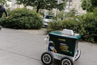 ue a ramas in urma altor state in ceea ce priveste robotii care preiau servicii si sarcini un nou raport trage un semnal de alarma 6785efea34b2e