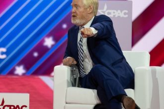 un activist conservator numit de trump la sefia organismului care supravegheaza vocea americii si radio europa libera 679214e4e07b1