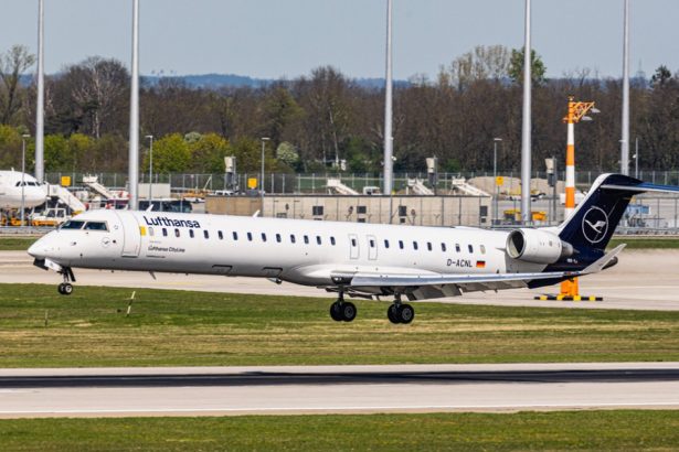 un avion care zbura pe ruta sibiu munchen a aterizat de urgenta la timisoara motivul pentru care comandantul a luat aceasta decizie 677d9ccc673b5