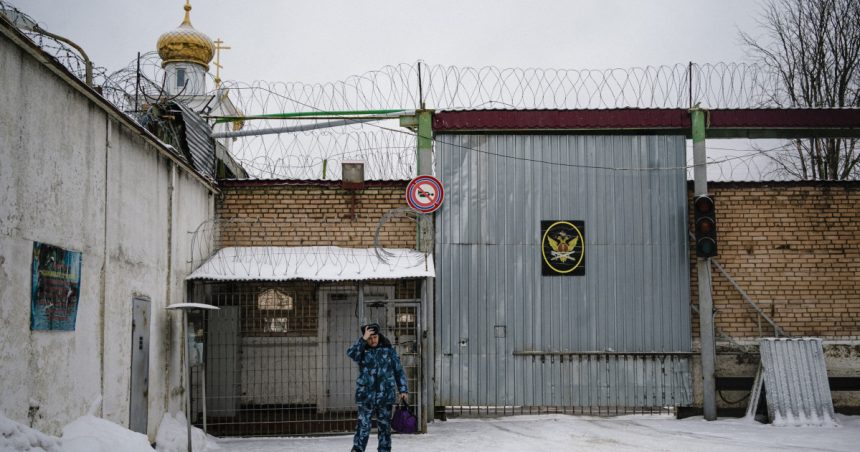 un detinut de 68 de ani din rusia a fost pus in carcera pentru ca a executat incorect exercitiile matinale 6791236d4150b